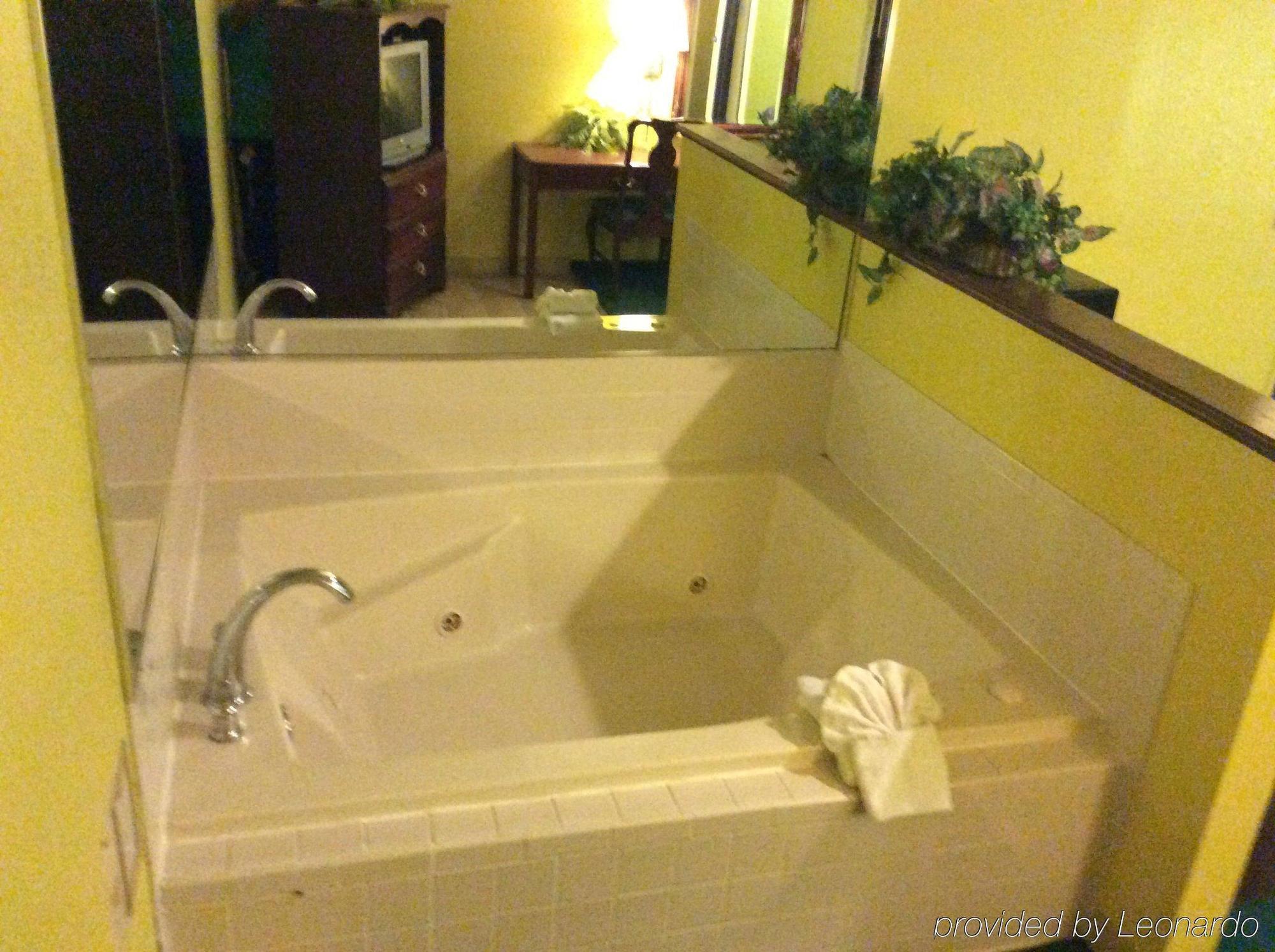 Country Hearth Inn - באולינג גרין מראה חיצוני תמונה